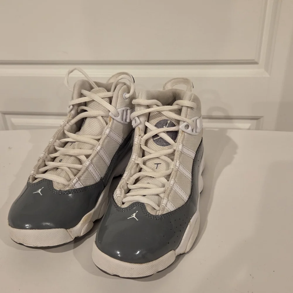 JORDAN 6 RINGS YOUTH SNEAKERS GREY/WHITE SIZE 3